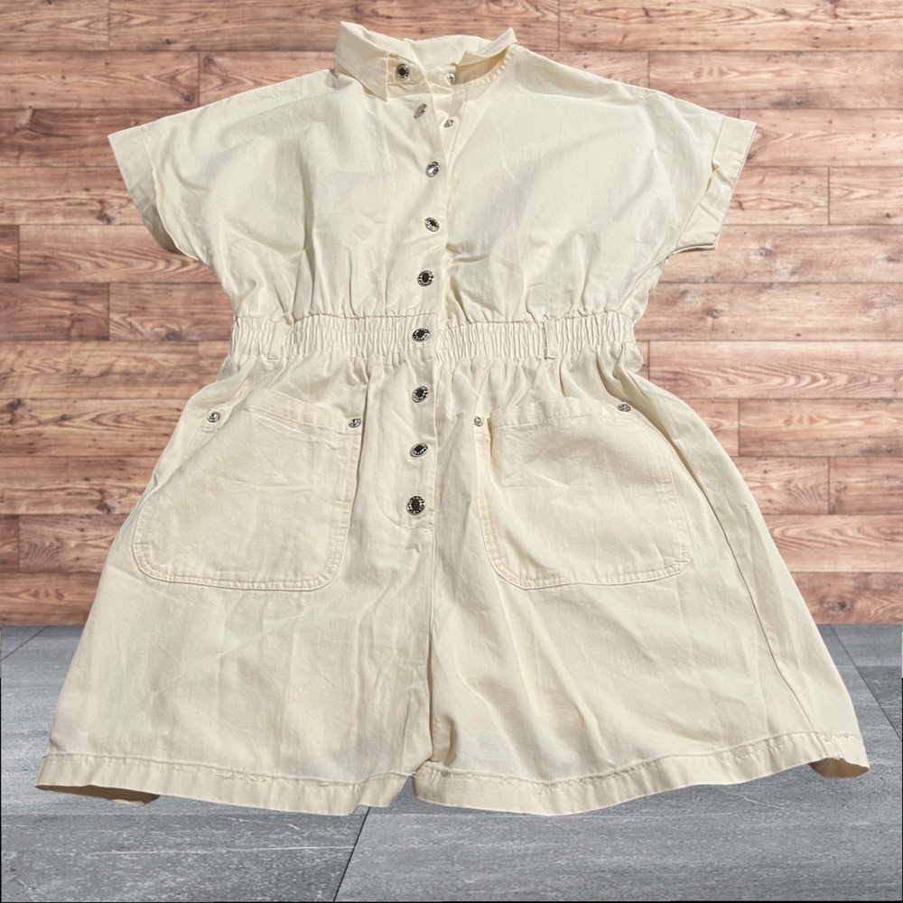 ChouYatou Collection Cream Short Sleeve Romper Snap Front Collared Size XS